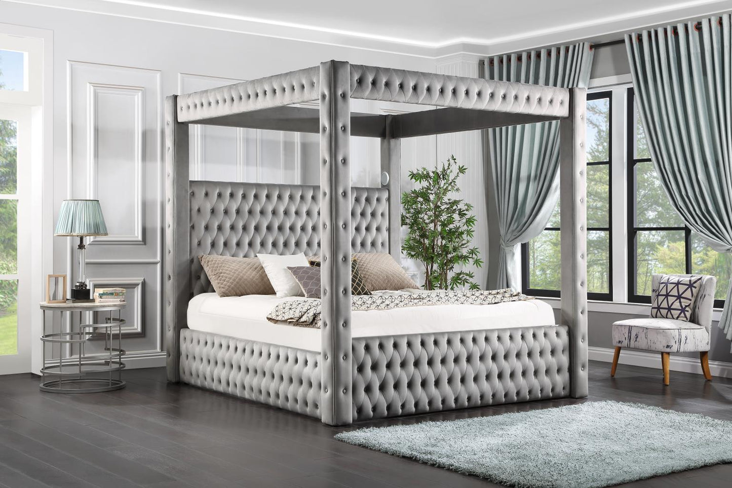 UB568- QUEEN CANOPY BED